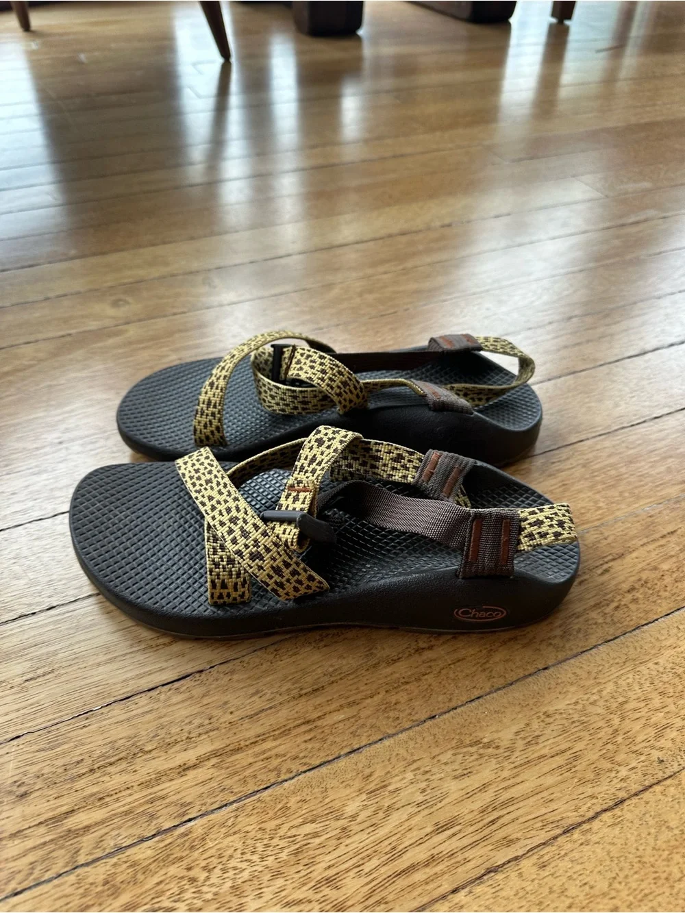 Chaco Women’s Leopard Outdoor Sport Sandals Size 9 - Picture 2 of 4